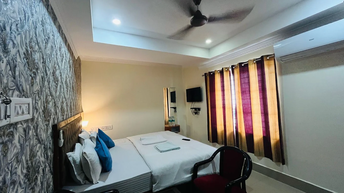 Royale  room